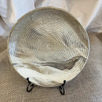 IMG_1340_Plate_ConcentricSpiralRings_BoneGrayBeigeBrown_Clays_10x10